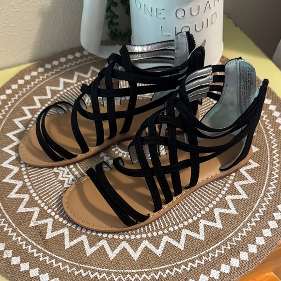 NWOT Cat & Jack Strappy Sandals - Picture 1 of 8